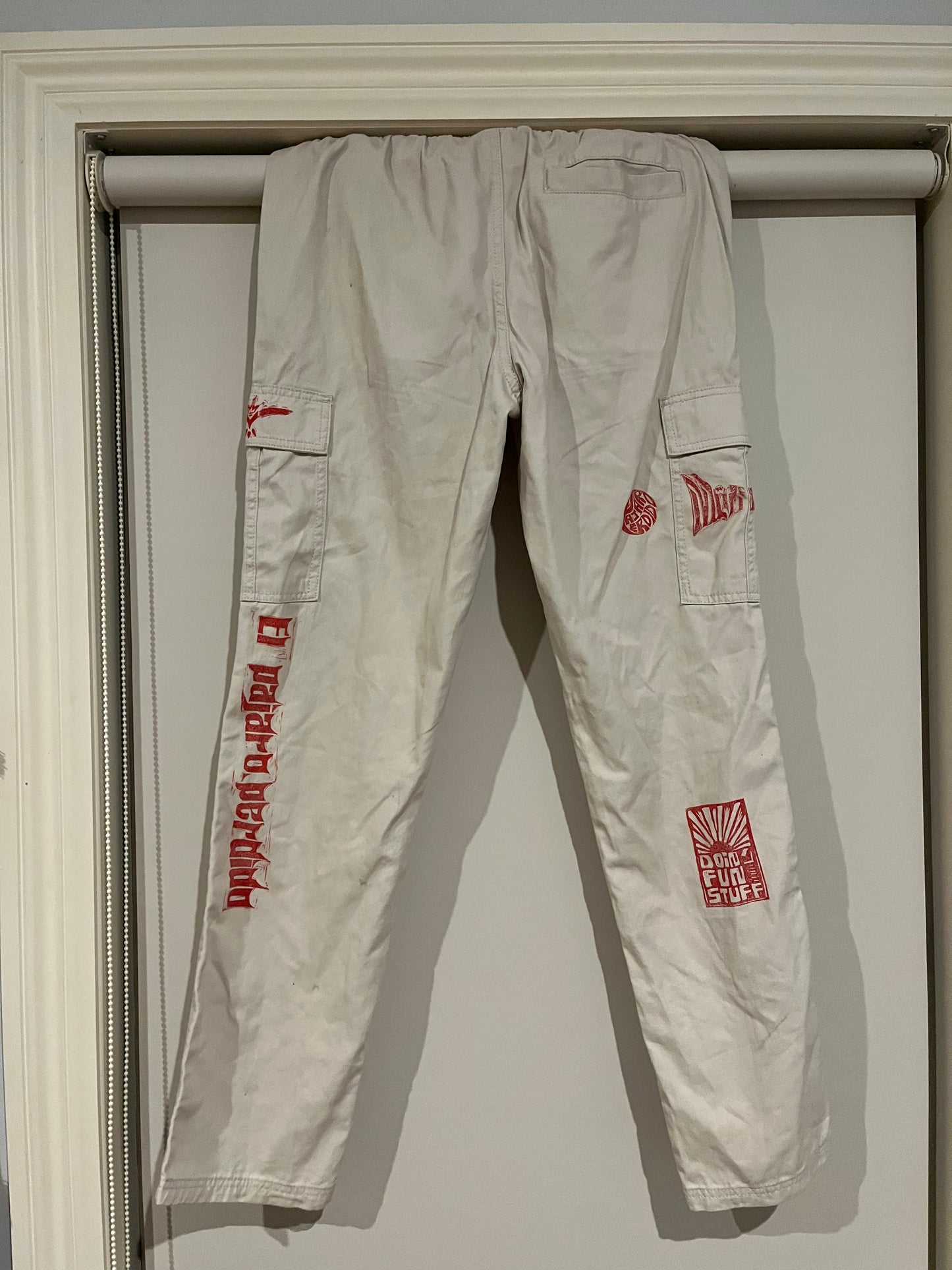Patch print cargo pants