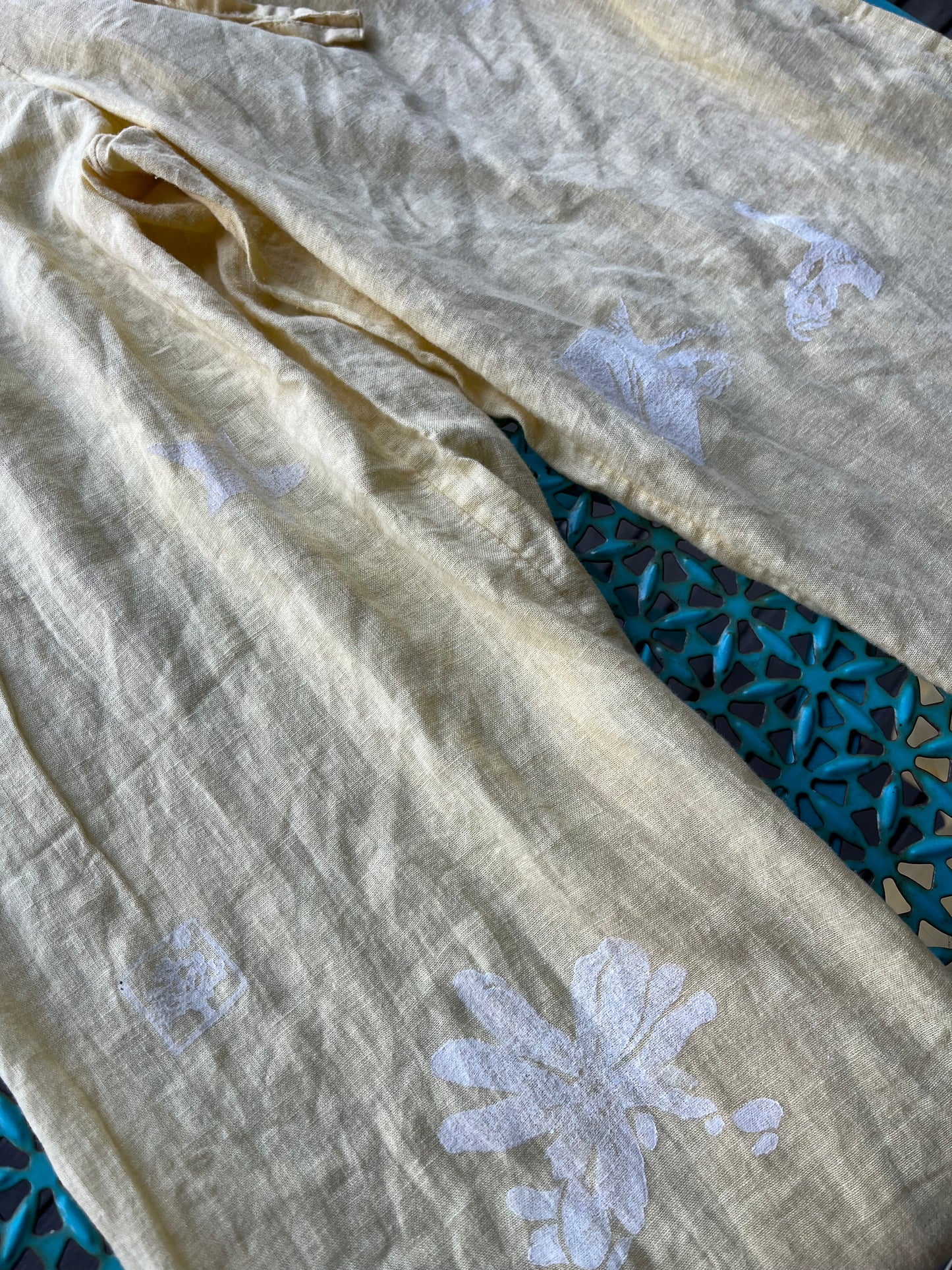 Patch print yellow linen pants