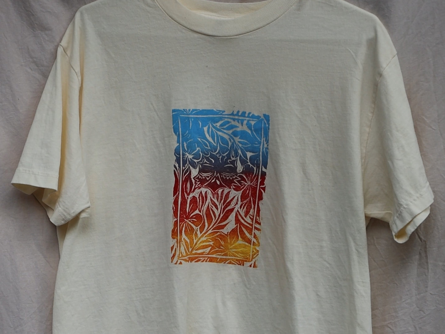 Peace tee gradient