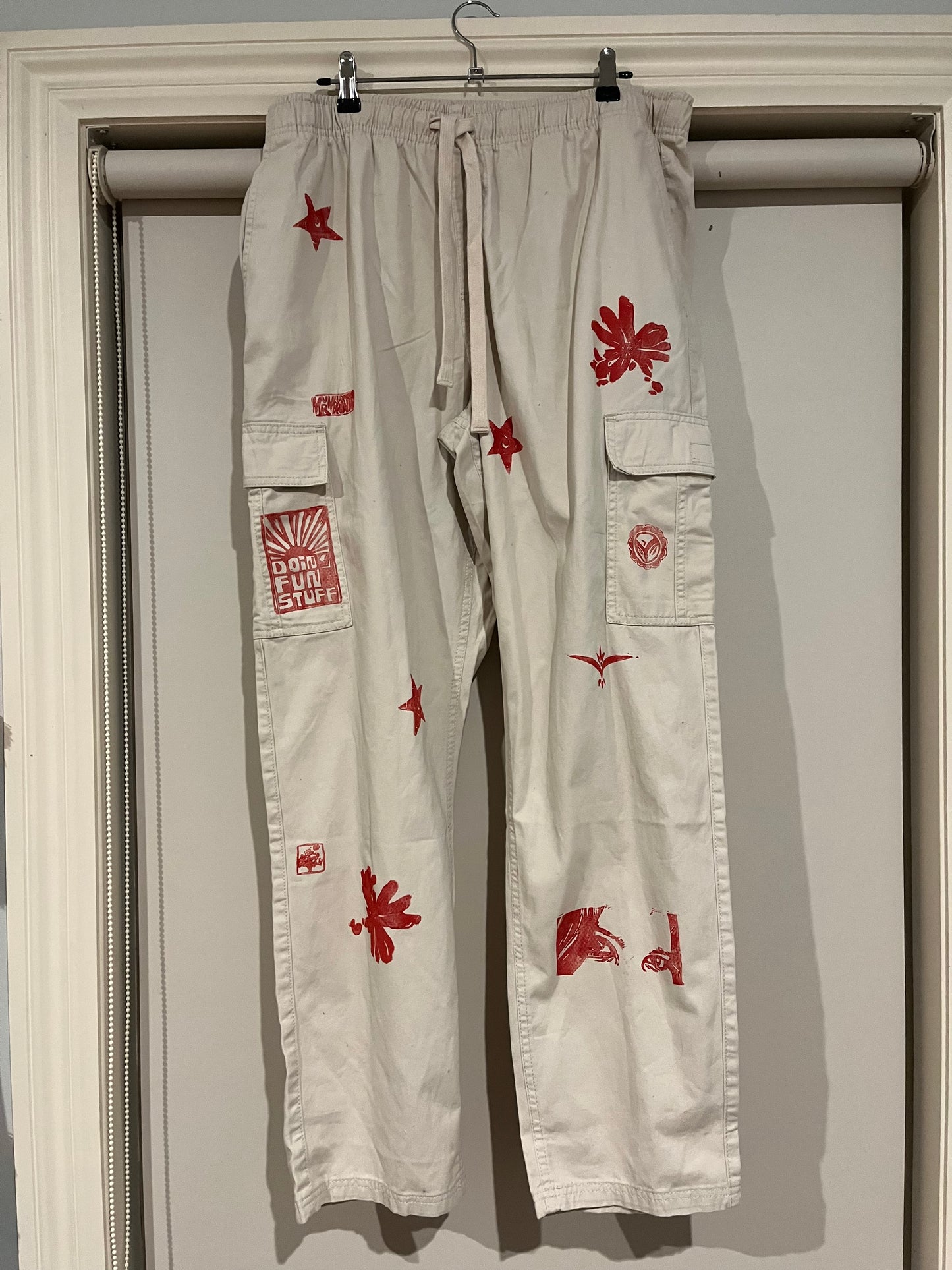 Patch print cargo pants